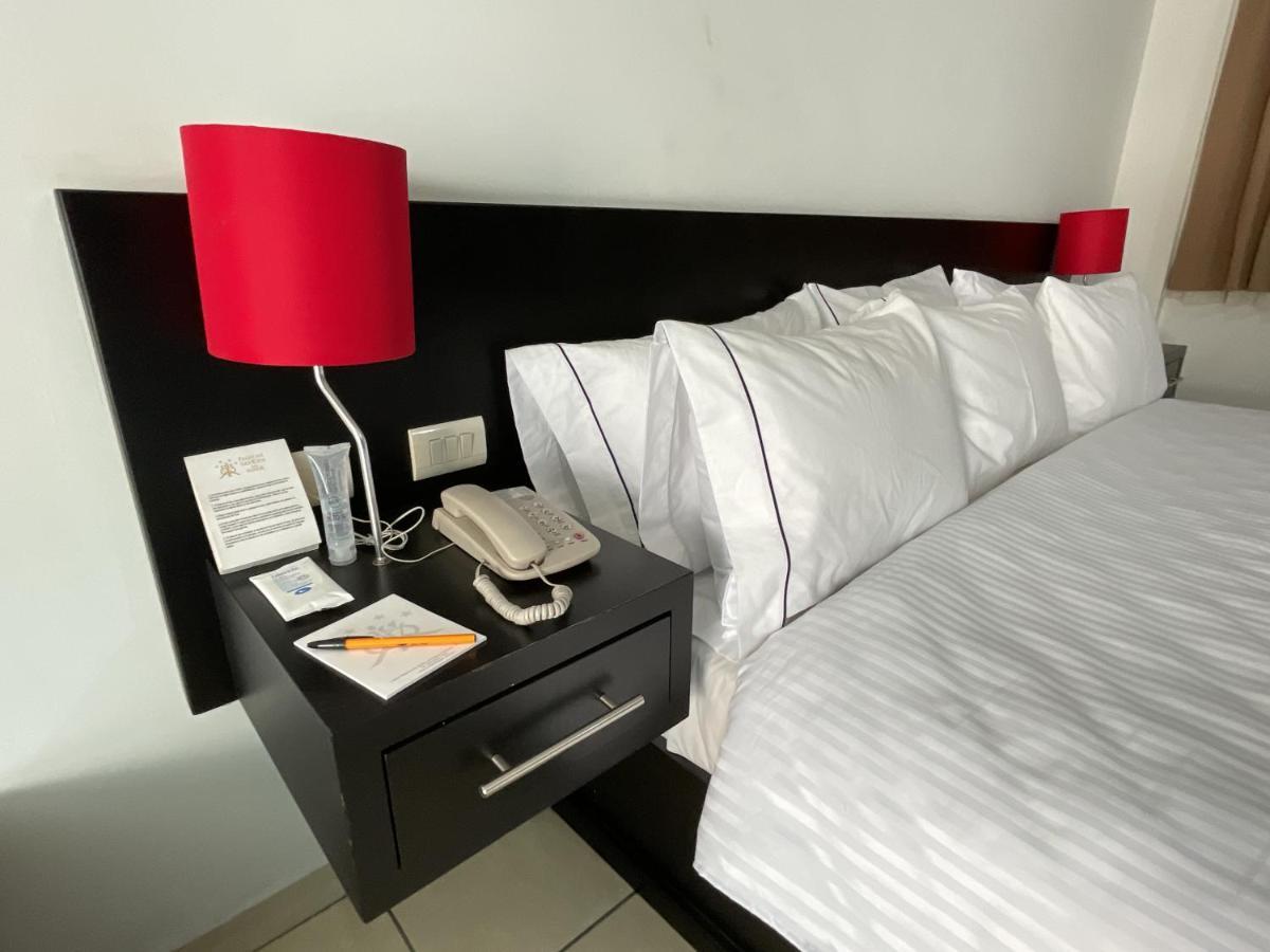 Hotel Suites Del Real Zapopan Exterior photo