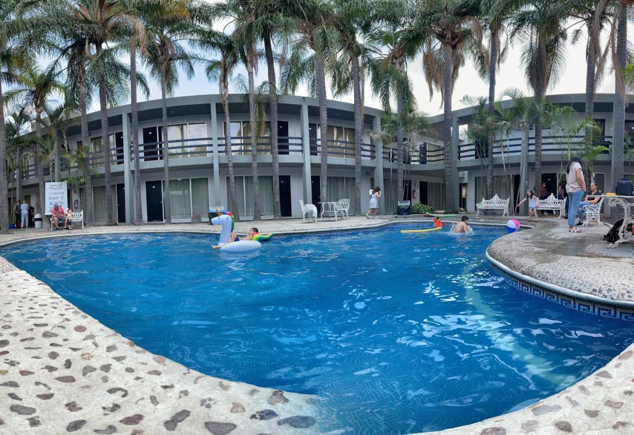Hotel Suites Del Real Zapopan Exterior photo